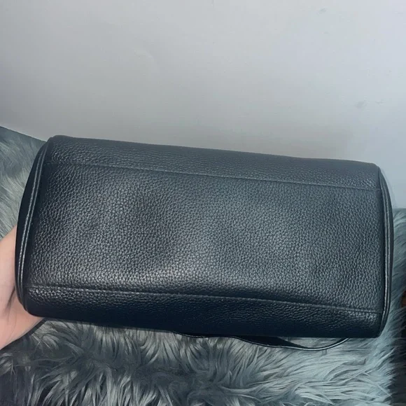 Michael Kors Jet Set Chain Legacy Shoulder Bag - Picture 4 of 15